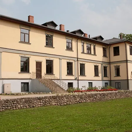 Hotell Grasu Pils 3*